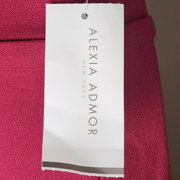 NWT Alexia Admor Olivia Draped One Shoulder Dress size Medium - Picture 5 of 9